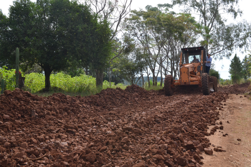 Transportes realiza melhorias na estrada de Lajeado Cerne